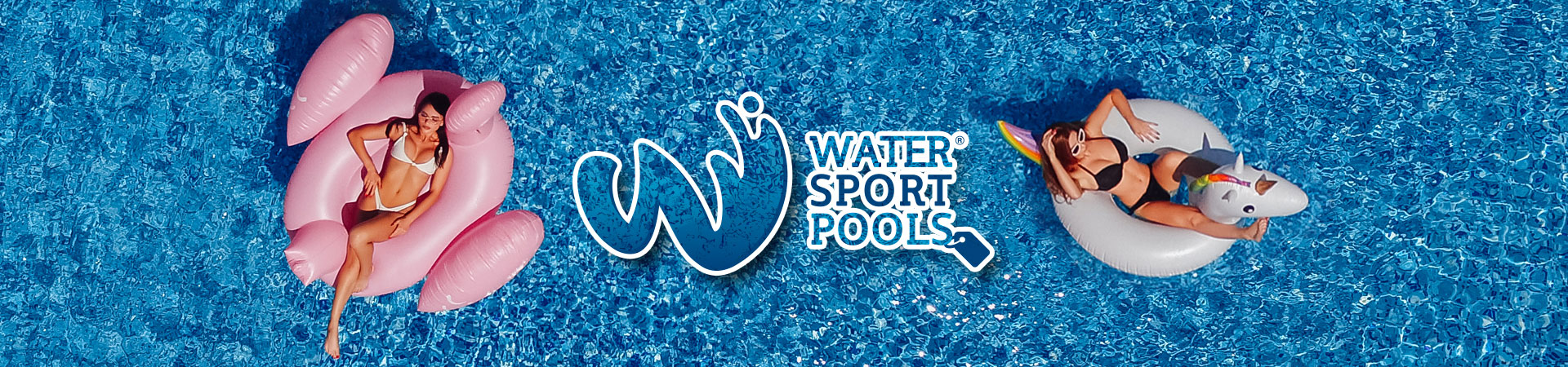 vista aerea de piscina con logo de tienda watersportpools